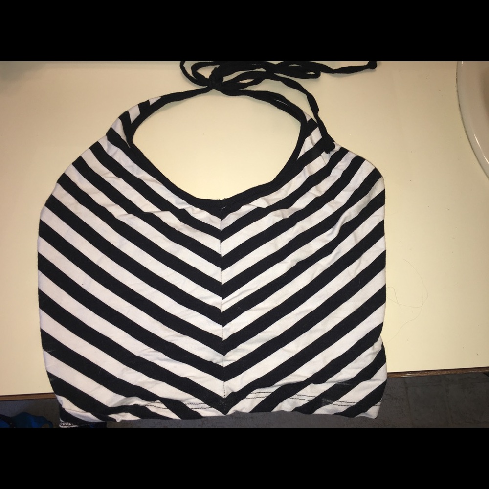 Black& White Crop Top